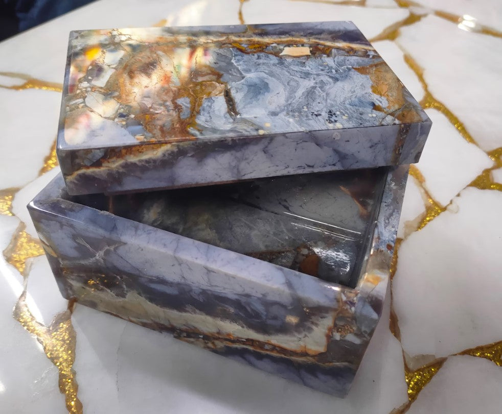 Chalcedony | Urn | Jewelry Box | Stone box | Tarot card holder | Lavender color | Unique | Exclusive Stone | Healing | Chalcedony stone | Rare find | Pets